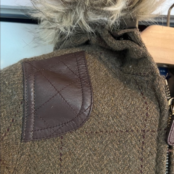 Ralph Lauren classic polo bomber with “fur” trim hood size 4 - Picture 4 of 8